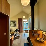 Modern Tinyhouse With Views Over Harbour *