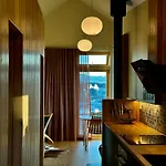 Modern Tinyhouse With Views Over Harbour