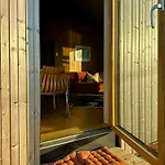 Modern Tinyhouse With Views Over Harbour