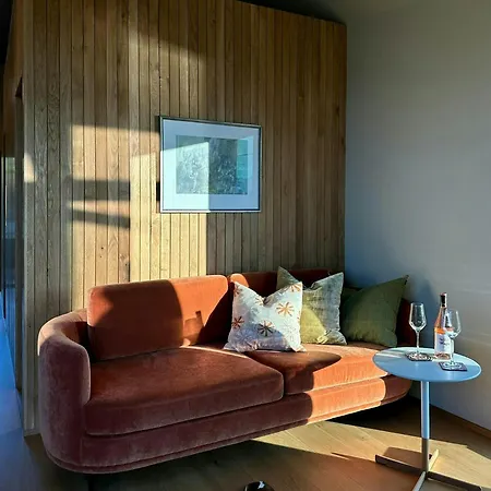 Modern Tinyhouse With Views Over Skrova Harbour Nyaraló *