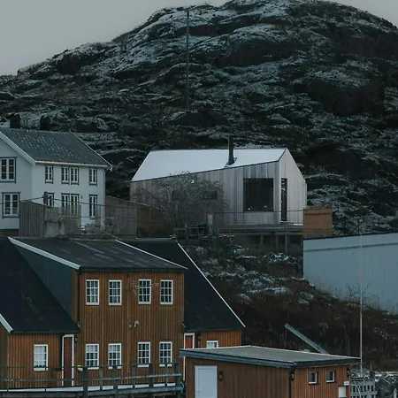 Modern Tinyhouse With Views Over Skrova Harbour Nyaraló