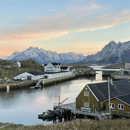 Modern Tinyhouse With Views Over Skrova Harbour Сasa de vacaciones