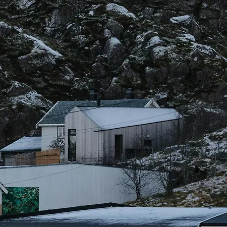 Modern Tinyhouse With Views Over Skrova Harbour 度假居 *