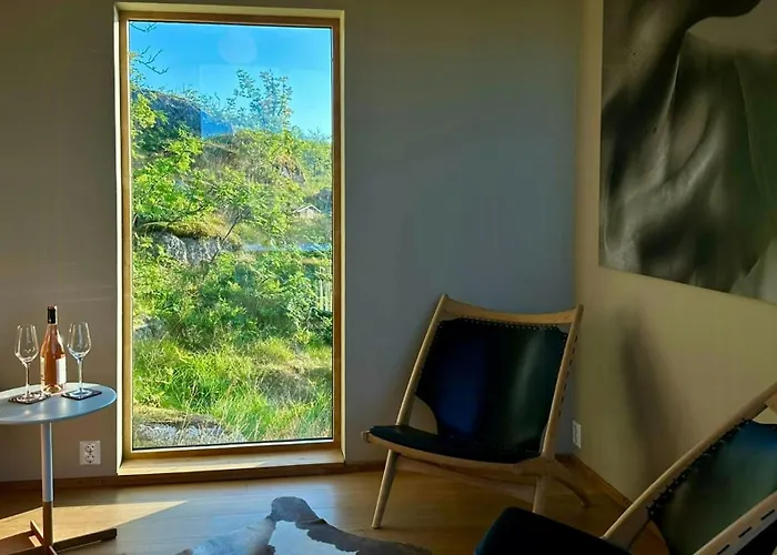 Modern Tinyhouse With Views Over Harbour Skrova
