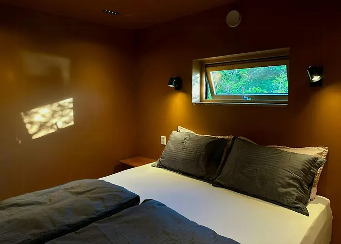 Modern Tinyhouse With Views Over Harbour *
