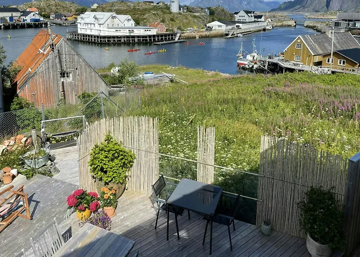 Modern Tinyhouse With Views Over Harbour