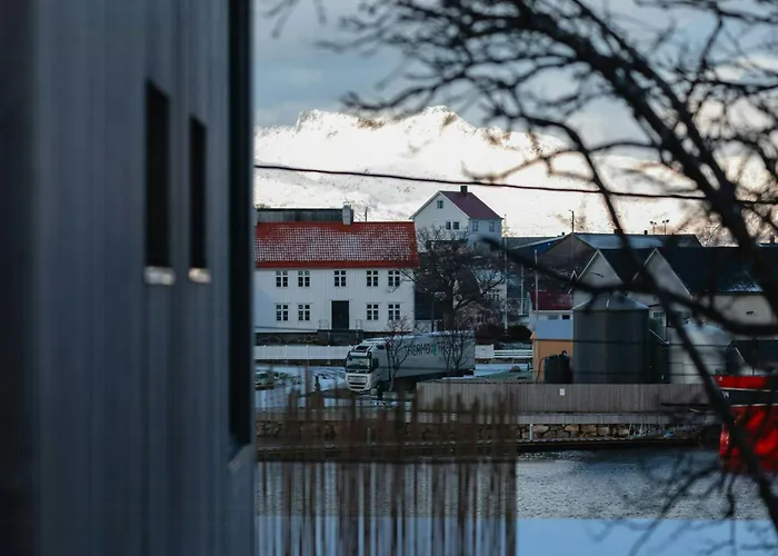 Modern Tinyhouse With Views Over Harbour *